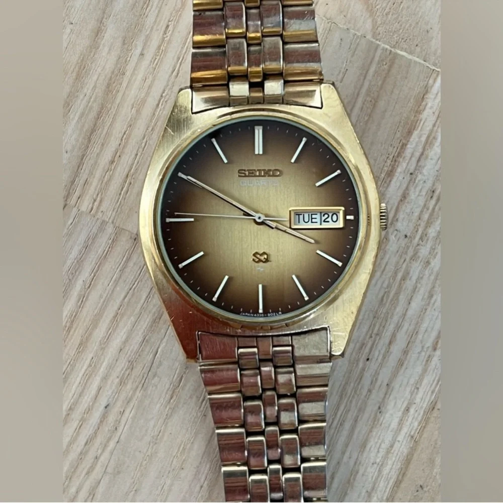 Seiko SQ RARE Vintage Men's Watch Gold Ombre Dial Date Window Gold-Tone Bracelet